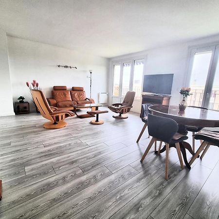 5 appartements indépendants situés à mi-chemin entre le Vieux Port et le Pont de l île de Ré La Rochelle  Extérieur photo
