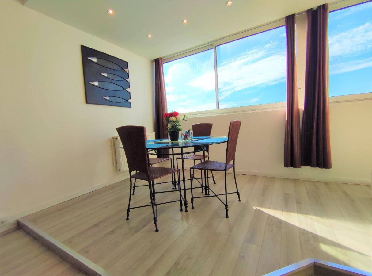 5 appartements indépendants situés à mi-chemin entre le Vieux Port et le Pont de l île de Ré La Rochelle  Extérieur photo