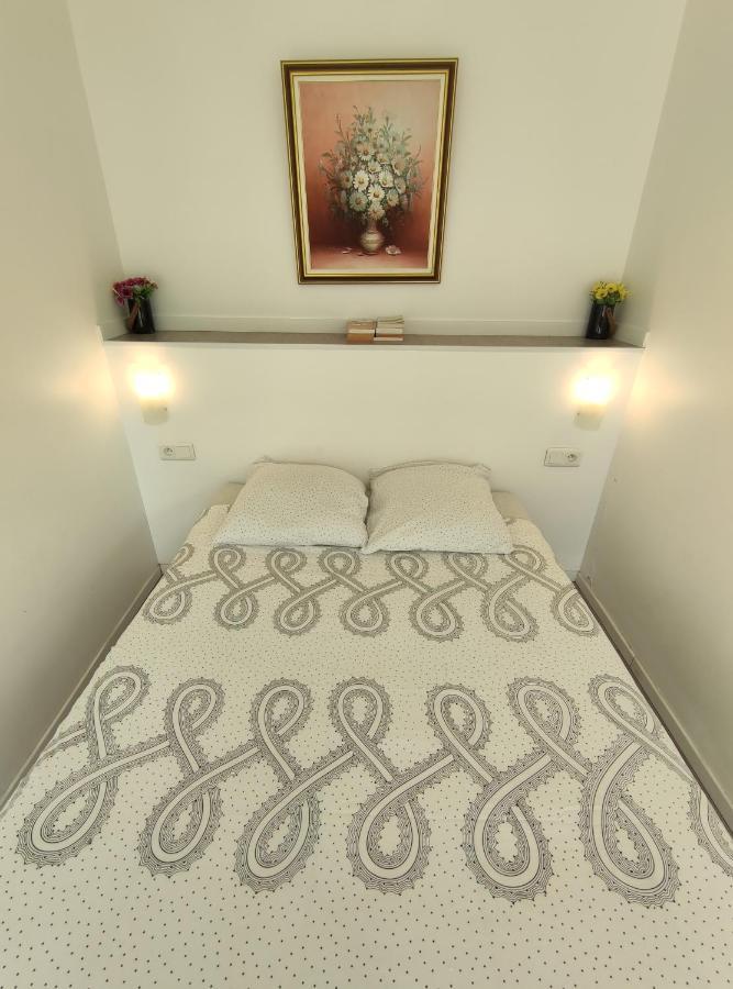 5 appartements indépendants situés à mi-chemin entre le Vieux Port et le Pont de l île de Ré La Rochelle  Extérieur photo