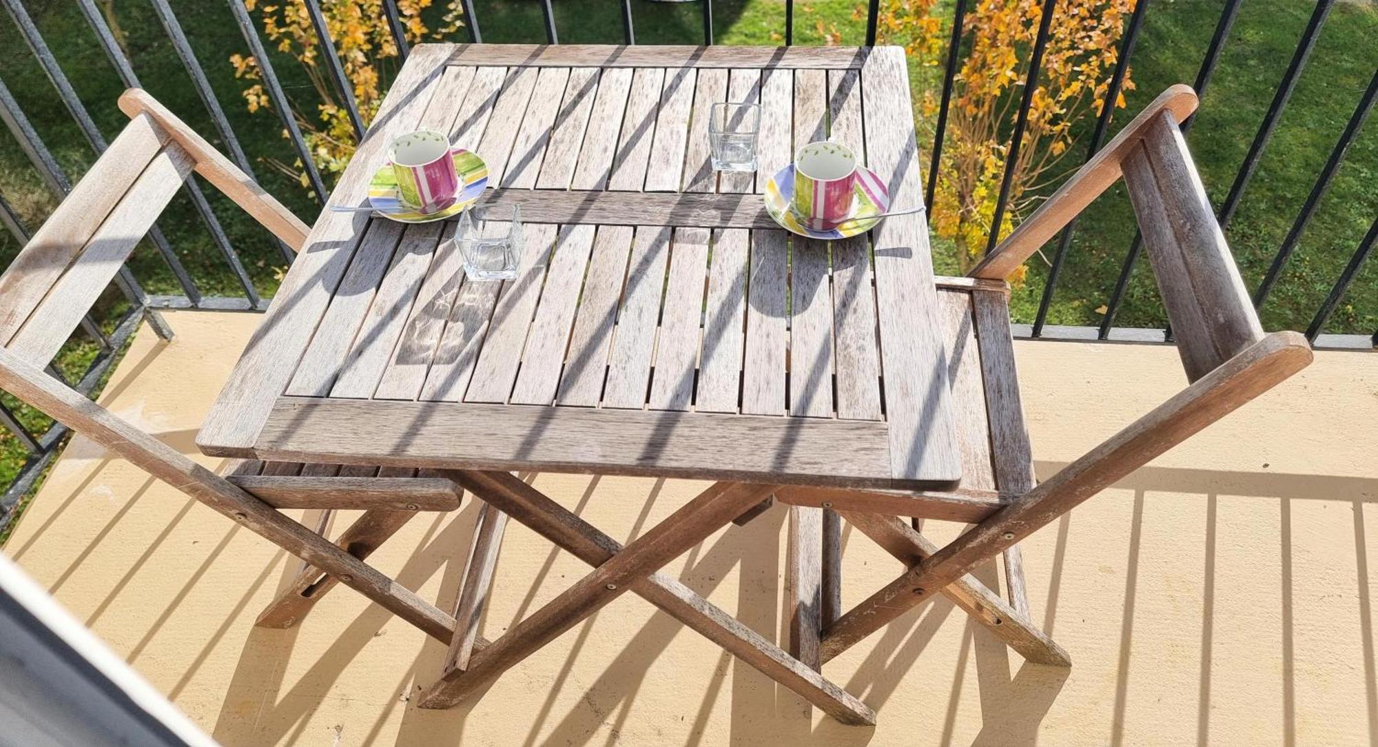5 appartements indépendants situés à mi-chemin entre le Vieux Port et le Pont de l île de Ré La Rochelle  Extérieur photo